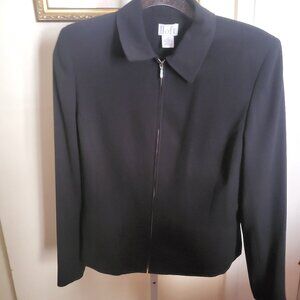 Loft NWOT  size 8,black front zippered